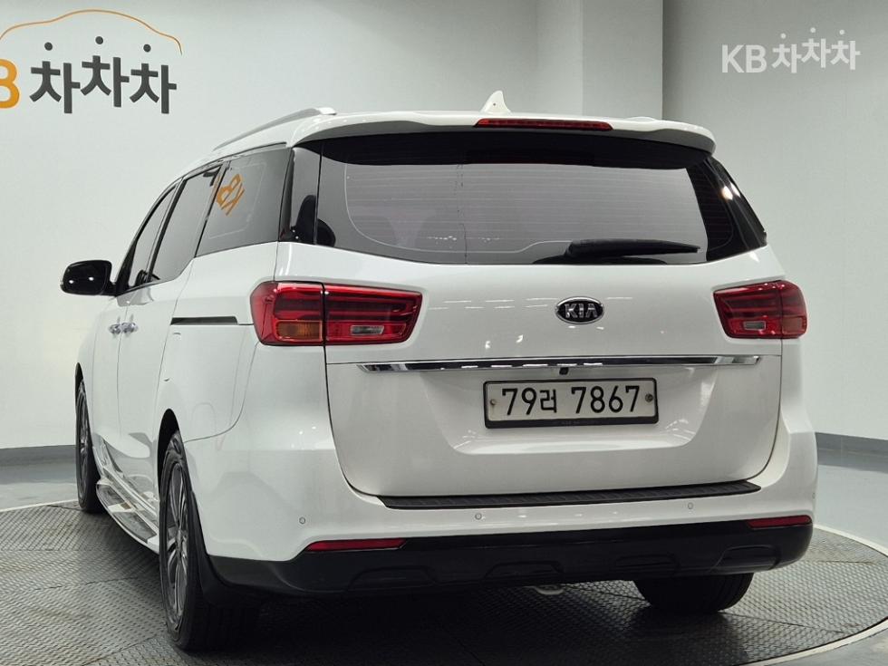 Kia Carnival PRESTIGE — фото 2