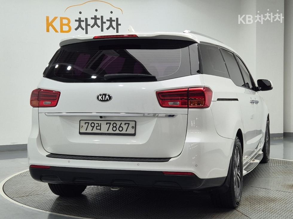 Kia Carnival PRESTIGE — фото 3