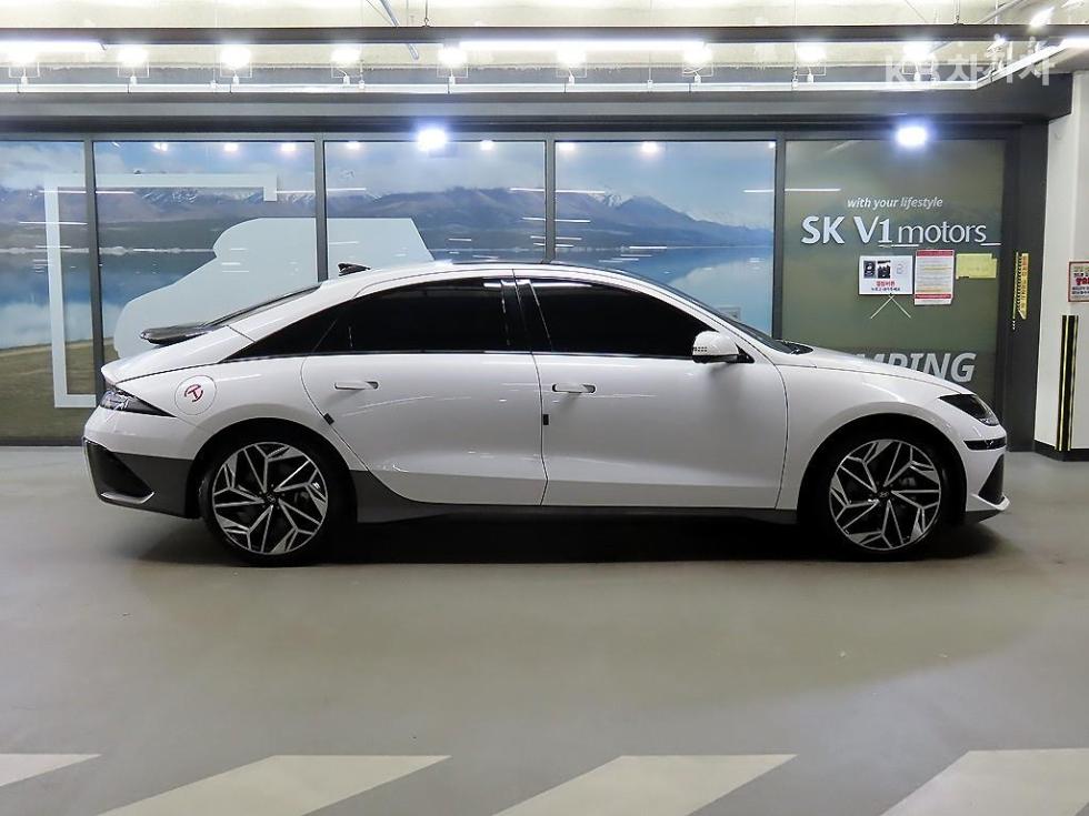 Hyundai IONIQ 6 PRESTIGE — фото 3