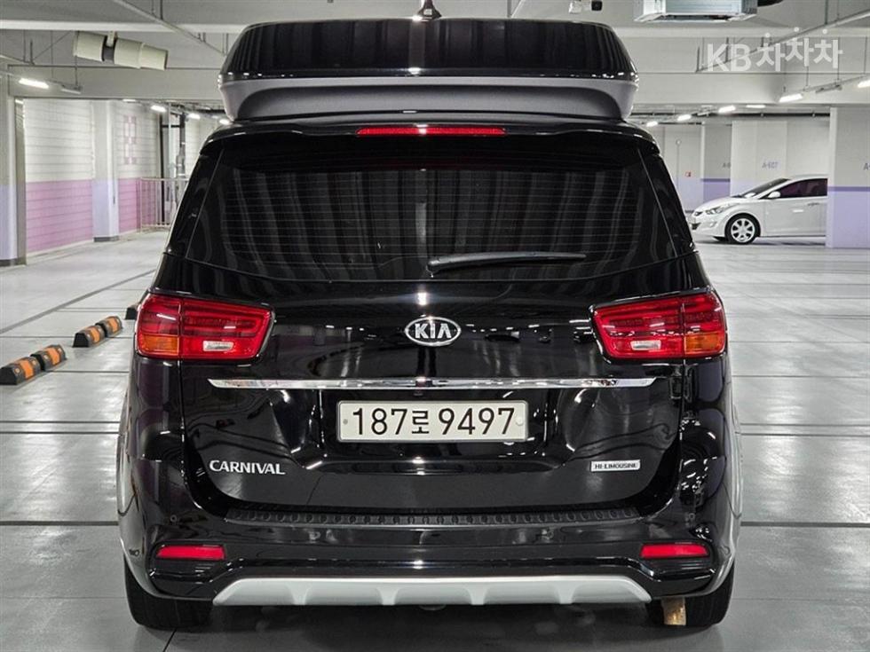 Kia Carnival Noblesse Special — фото 3
