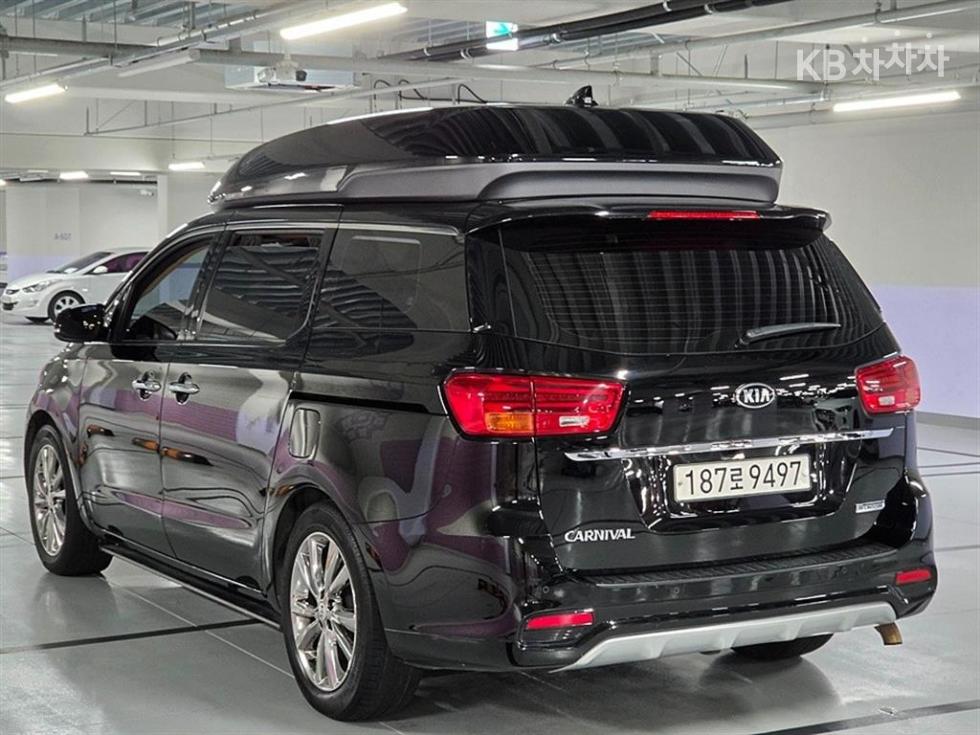 Kia Carnival Noblesse Special — фото 4