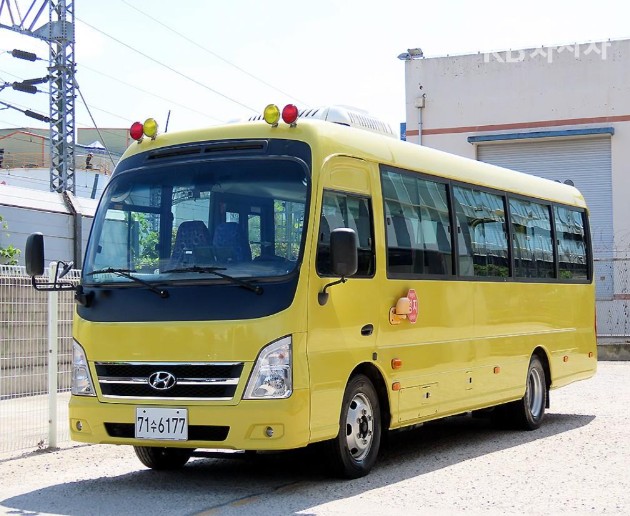Hyundai Bus Deluxe (16-36 seats) — фото 2