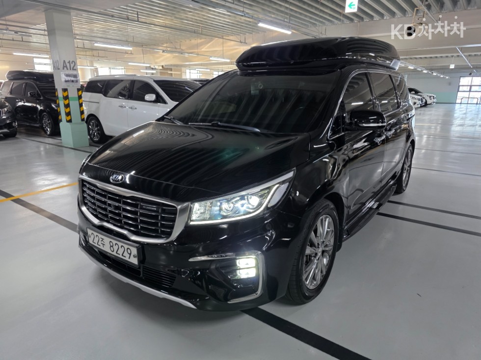 Kia Carnival Noblesse Special — фото 1
