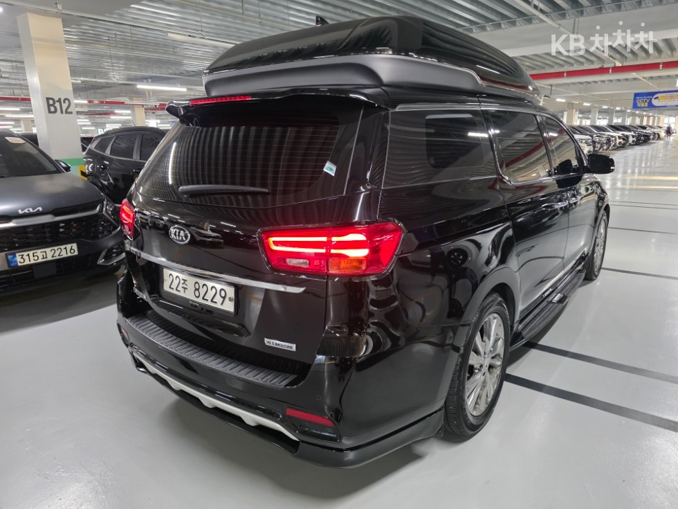 Kia Carnival Noblesse Special — фото 3