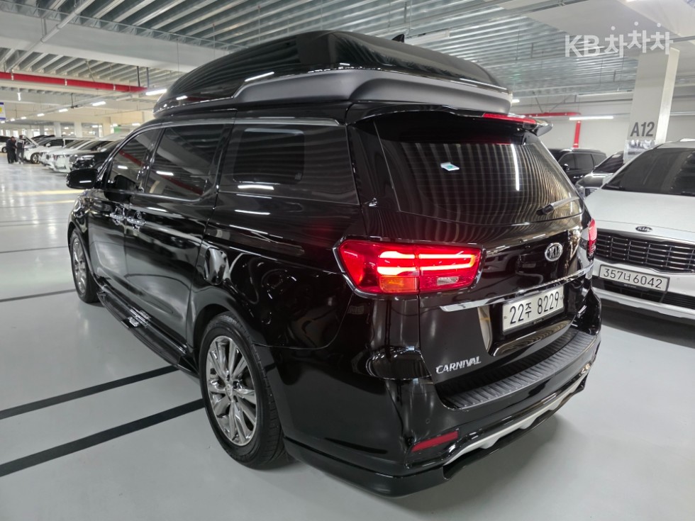 Kia Carnival Noblesse Special — фото 4