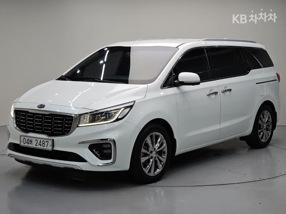 Kia Carnival Noblesse Special — фото 1