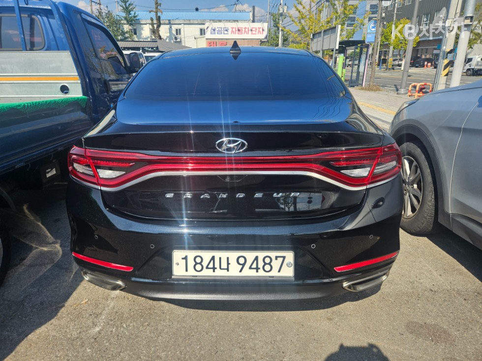 Hyundai Grandeur Special — фото 3