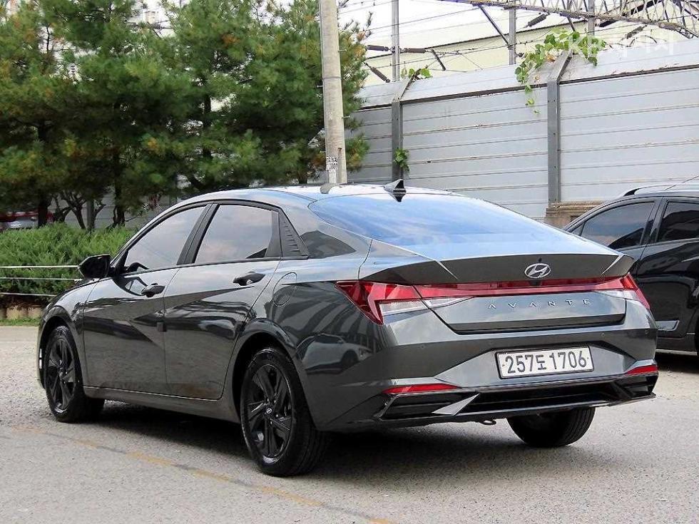 Hyundai Avante — фото 3