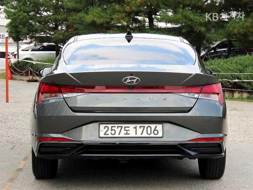 Hyundai Avante — фото 4
