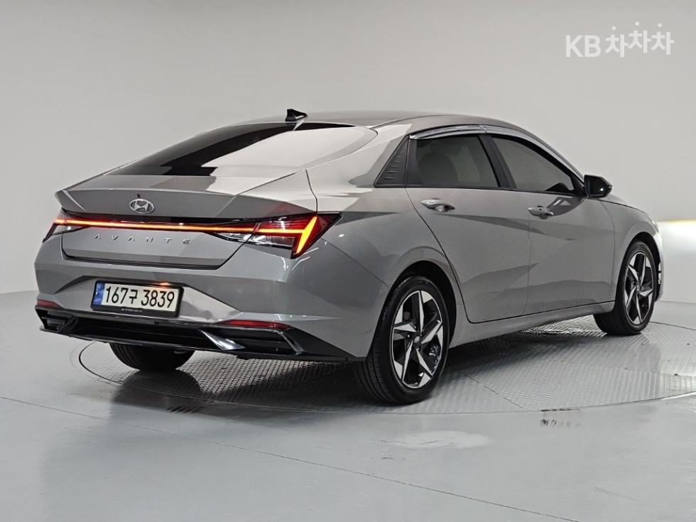 Hyundai Avante — фото 4