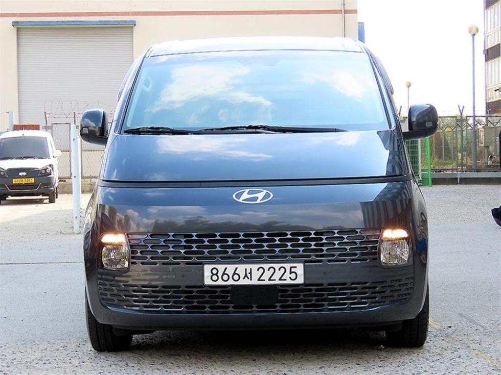 Hyundai Staria — фото 1