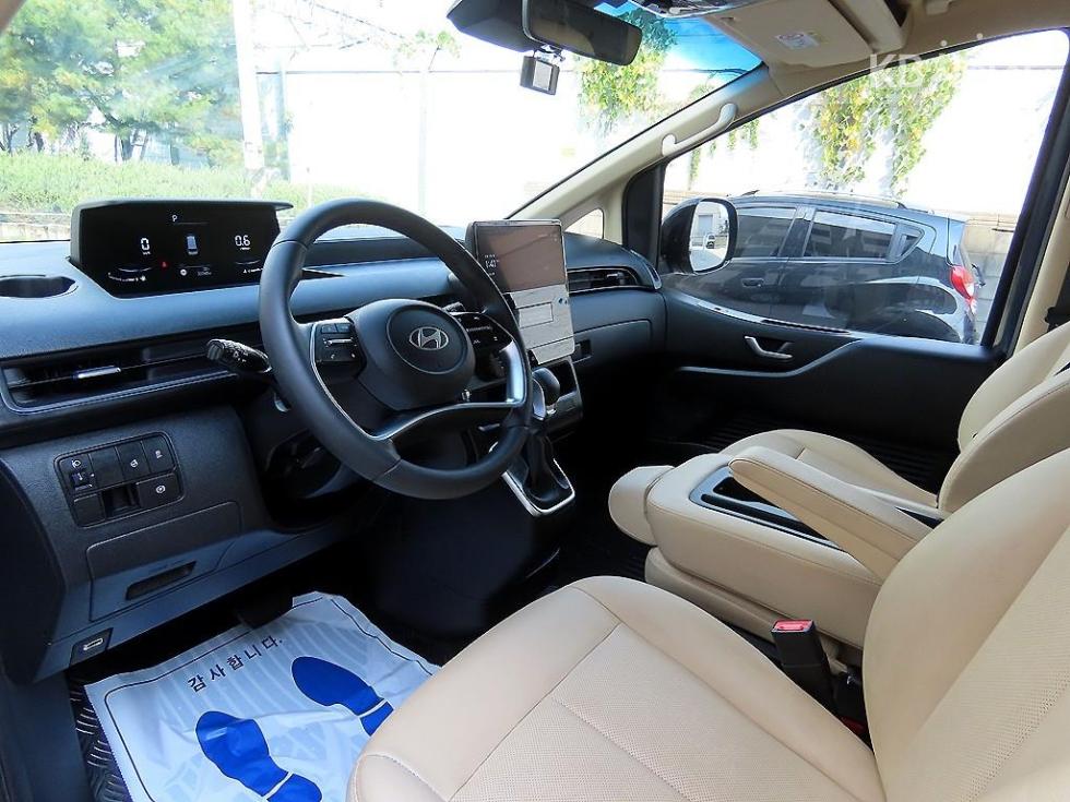 Hyundai Staria — miniaturë 7