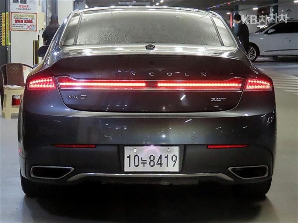 Lincoln MKZ BASE MODEL — фото 4