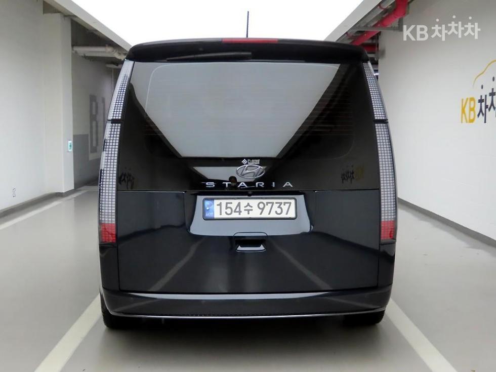 Hyundai Staria PRESTIGE — фото 3
