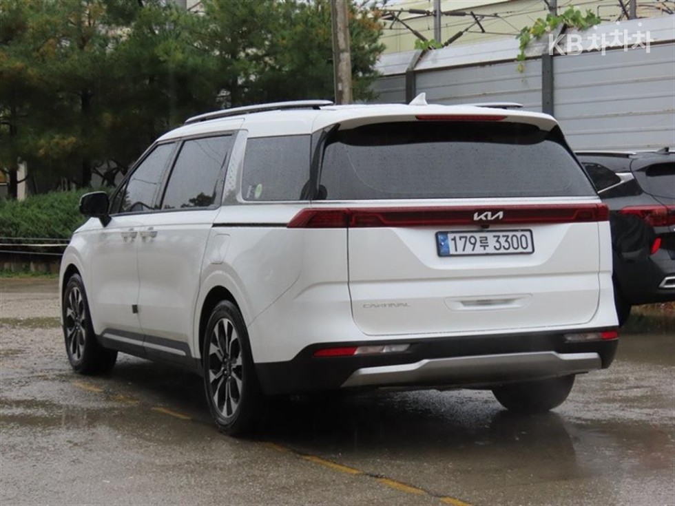 Kia Carnival SIGNATURE — фото 3