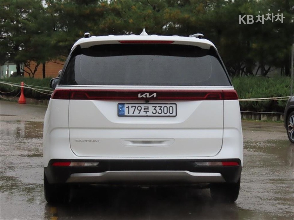 Kia Carnival SIGNATURE — фото 4