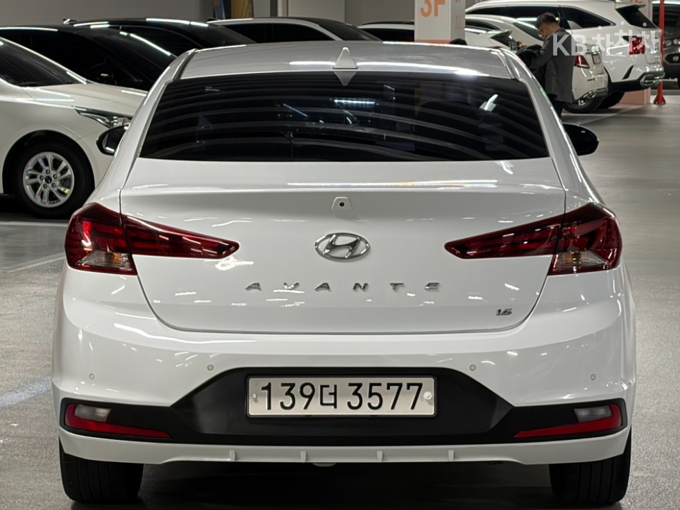 Hyundai Avante Style — фото 3