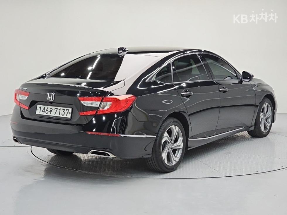 Honda Accord — фото 4