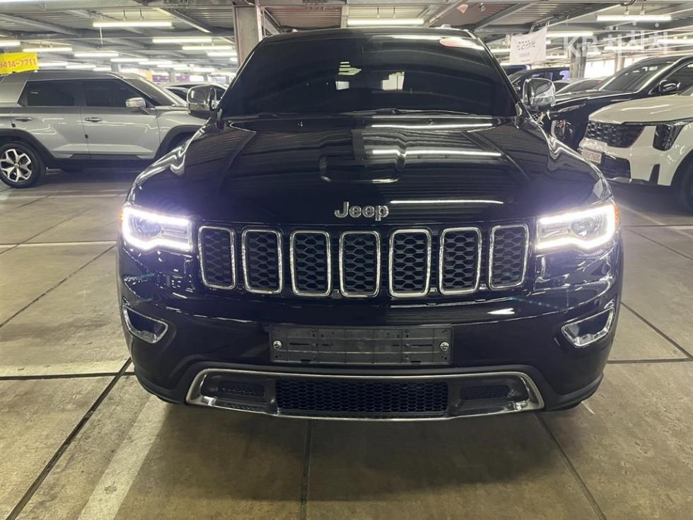Jeep Cherokee WK2 — фото 1