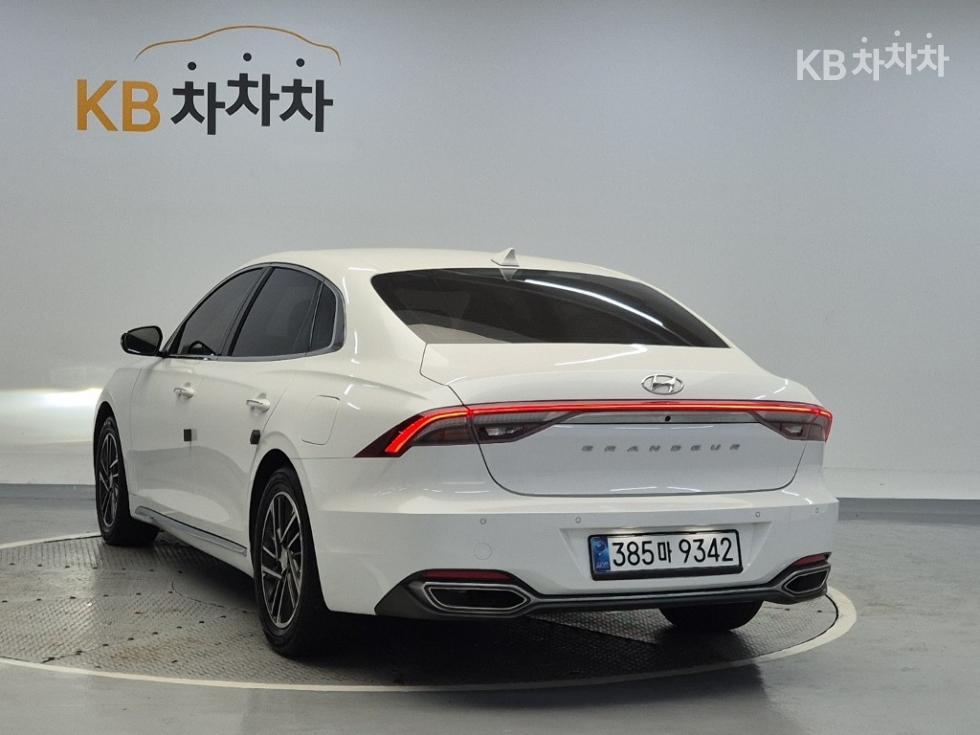 Hyundai Grandeur Premium — фото 2