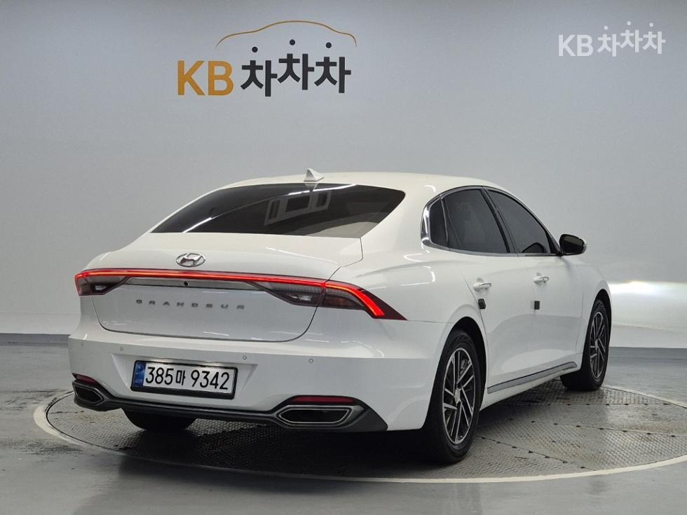 Hyundai Grandeur Premium — фото 3