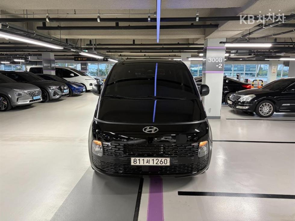 Hyundai Staria Smart — фото 1
