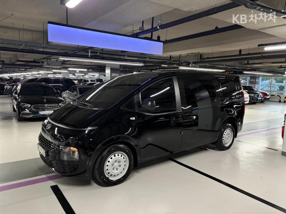 Hyundai Staria Smart — фото 2