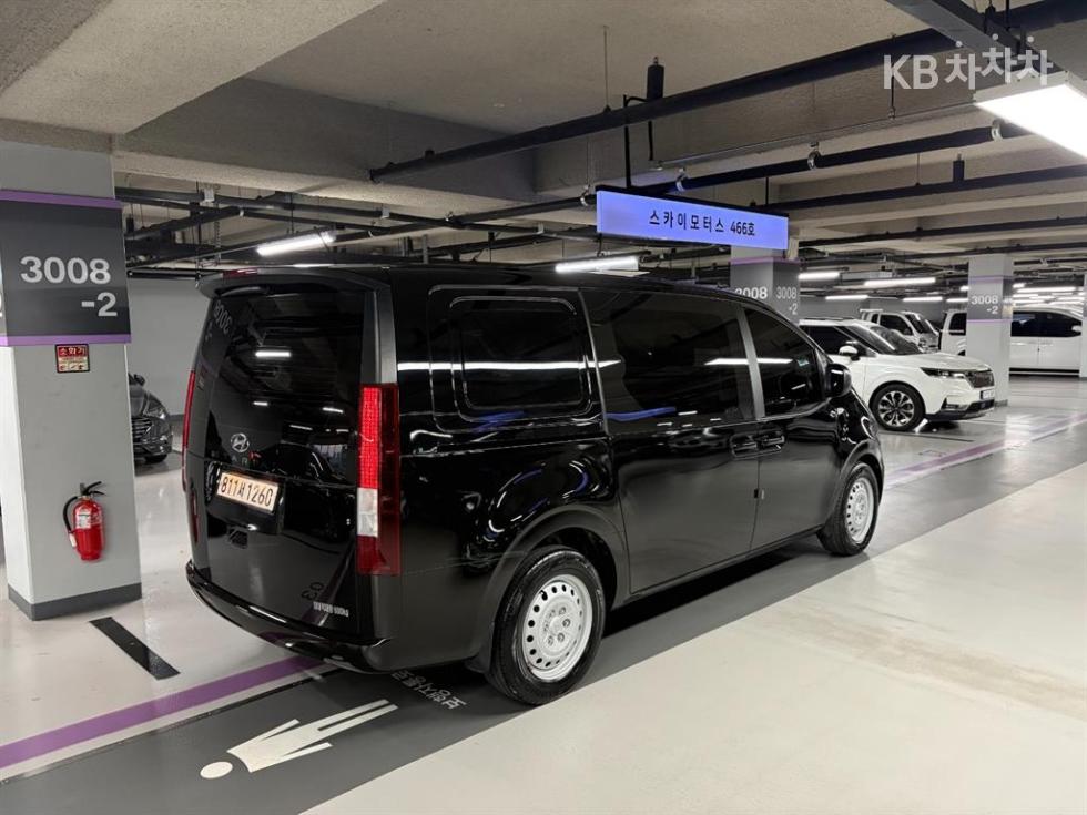 Hyundai Staria Smart — фото 4