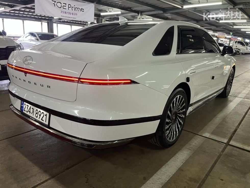 Hyundai Grandeur CALLIGRAPHY — фото 4