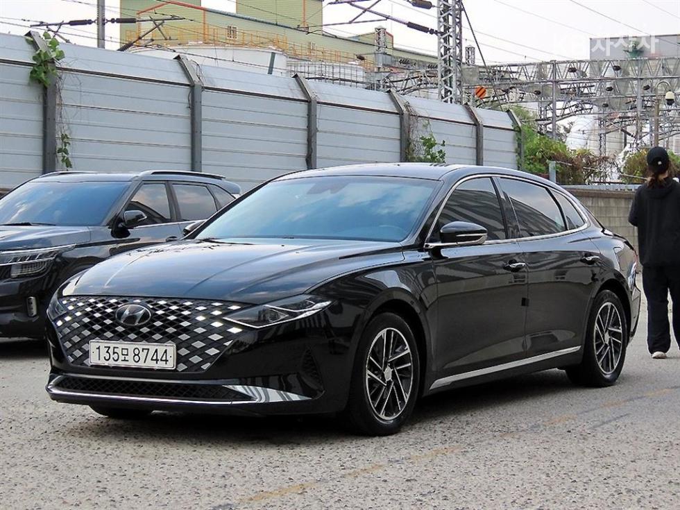 Hyundai Grandeur Premium Choice — фото 2