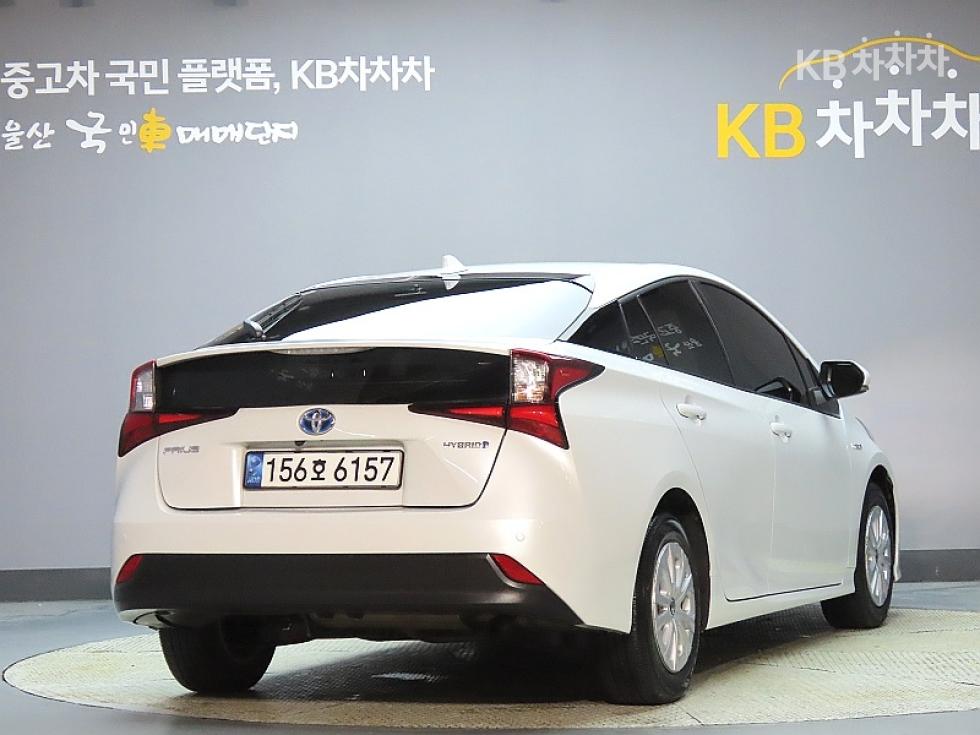 Toyota Prius BASE MODEL — фото 2