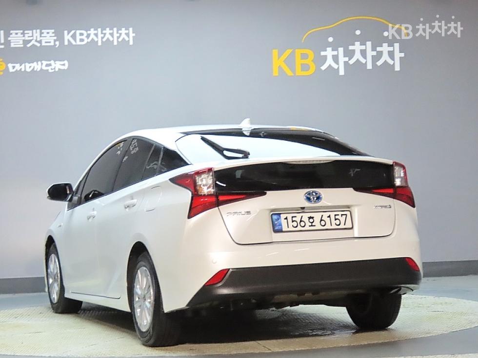 Toyota Prius BASE MODEL — фото 4