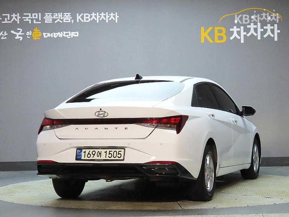 Hyundai Avante — фото 2