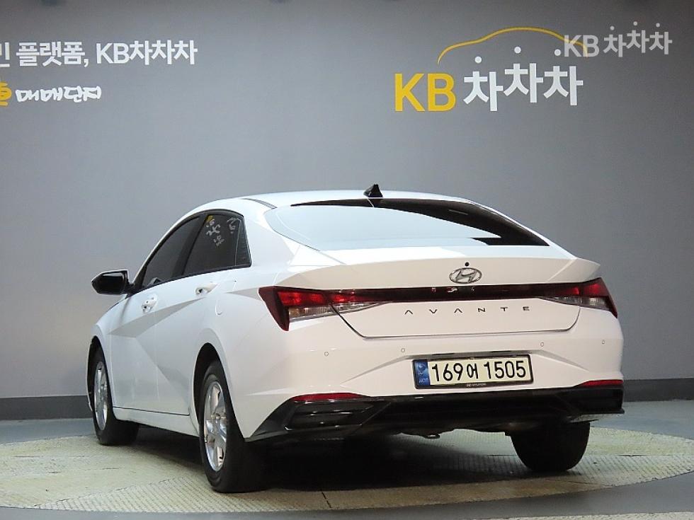 Hyundai Avante — фото 4
