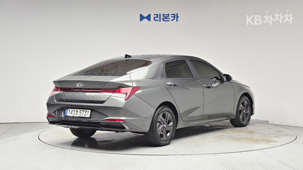 Hyundai Avante — фото 4