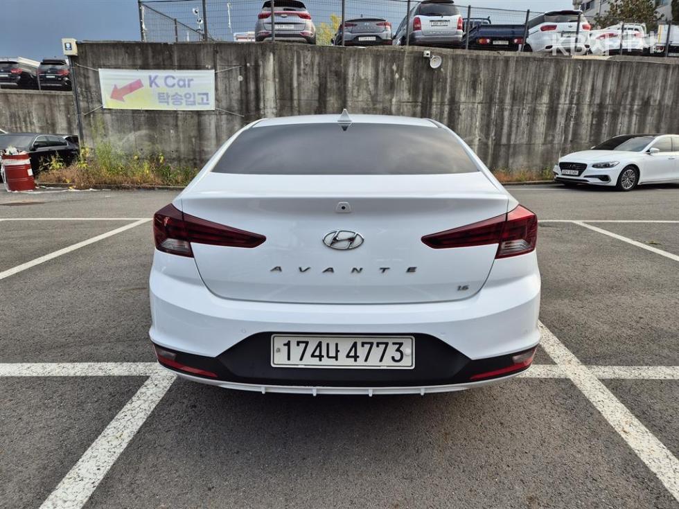 Hyundai Avante Smart — фото 3