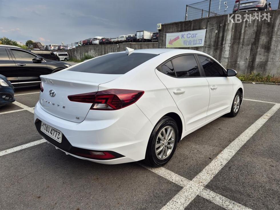 Hyundai Avante Smart — фото 4