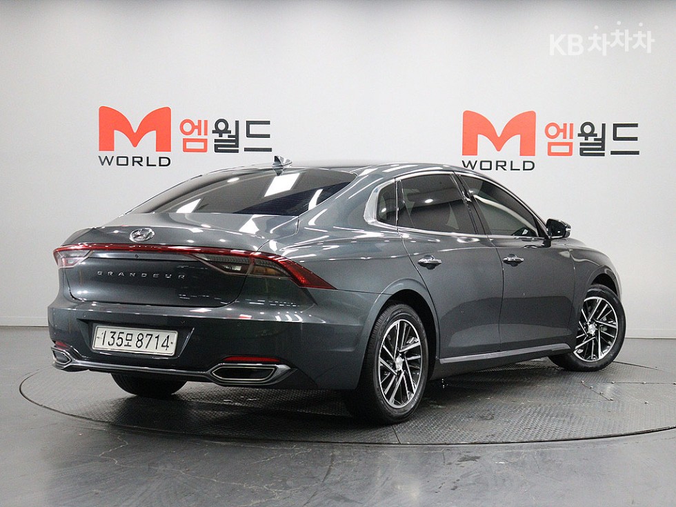 Hyundai Grandeur Premium Choice — фото 3