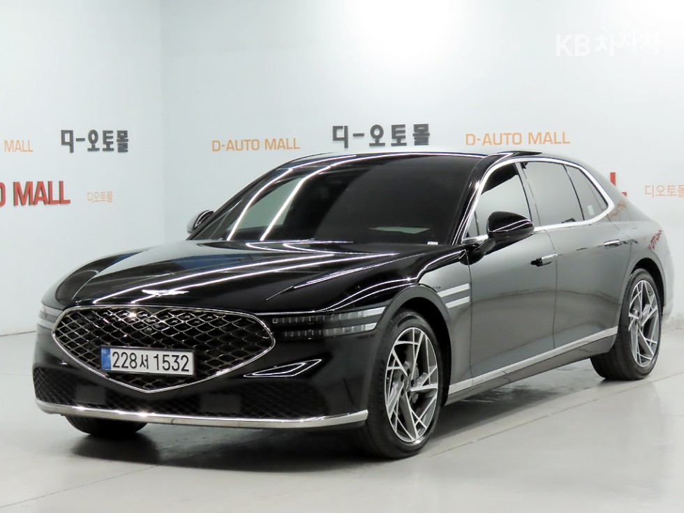 Genesis G90 BASE MODEL — фото 1