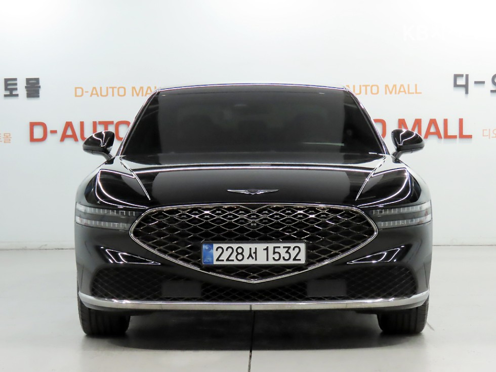 Genesis G90 BASE MODEL — фото 2