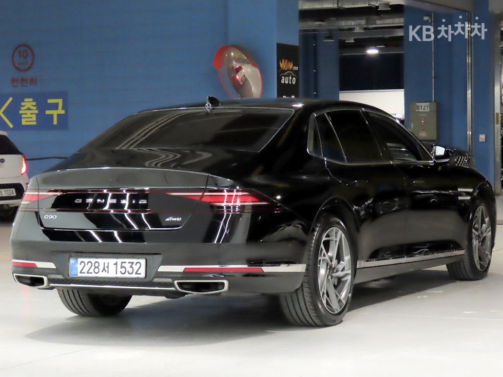 Genesis G90 BASE MODEL — фото 4