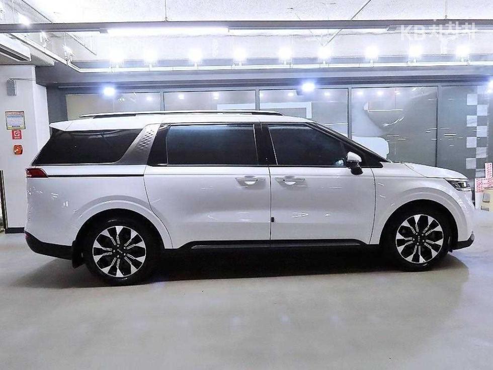 Kia Carnival SIGNATURE — фото 3