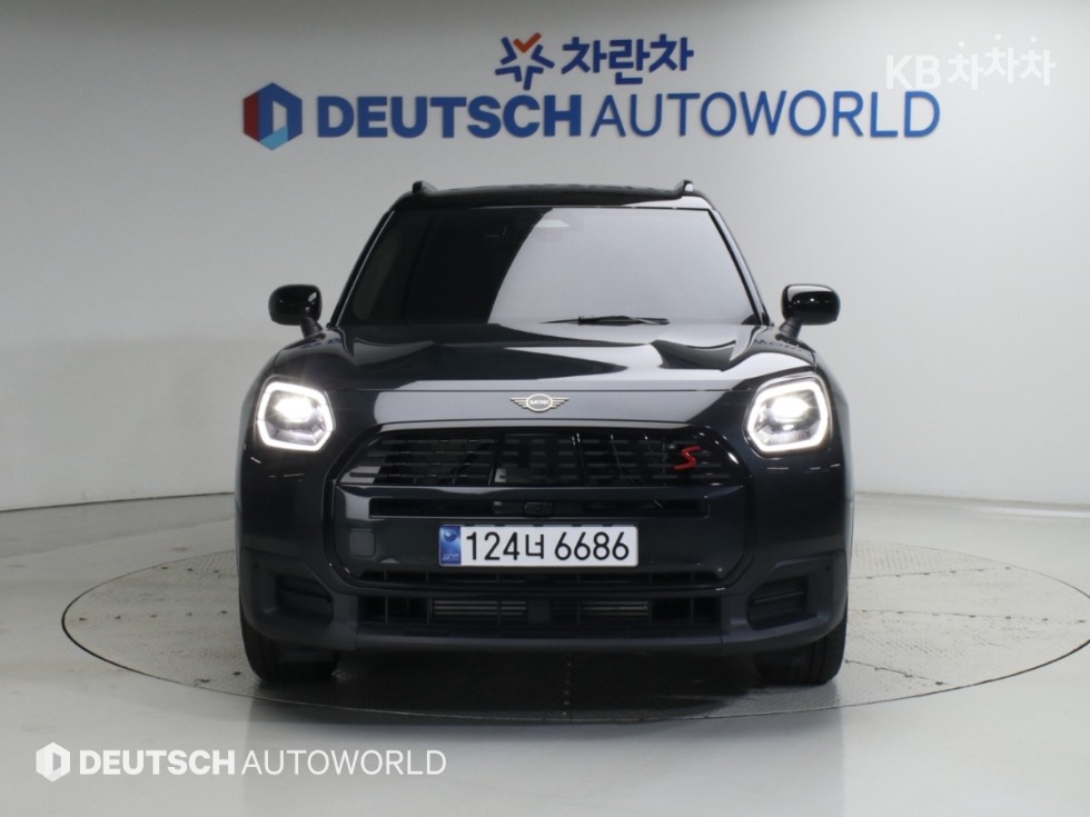 Mini Countryman BASE MODEL — фото 3