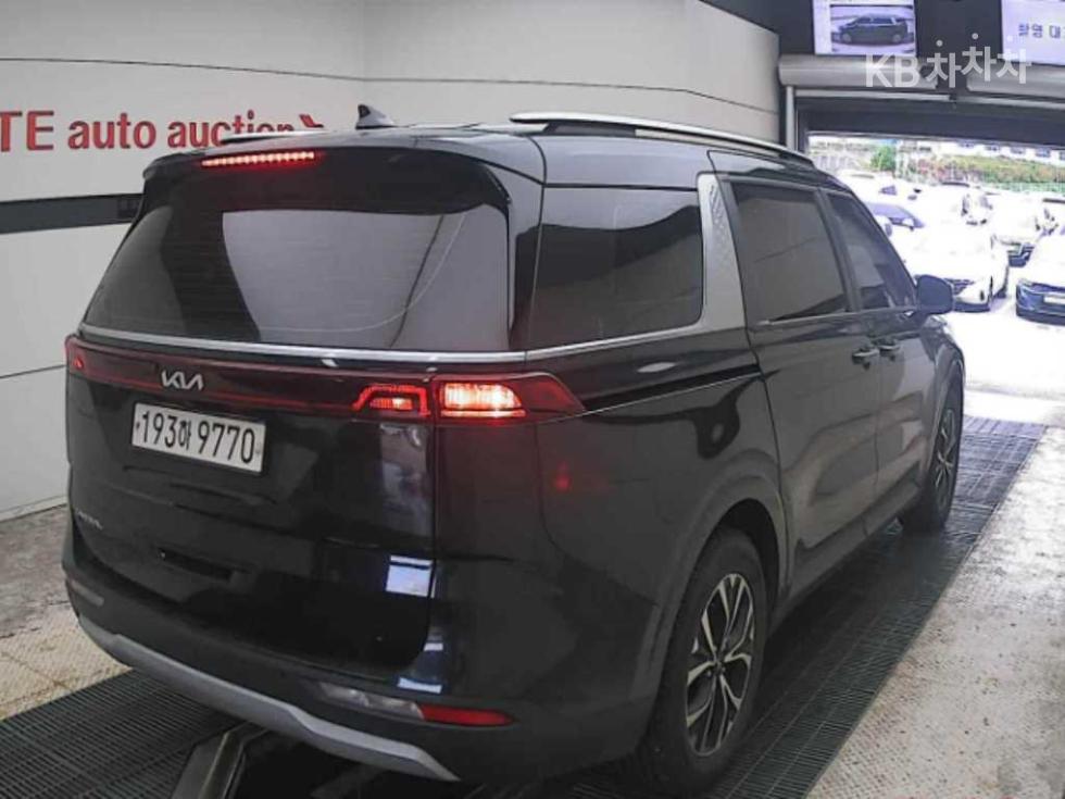 Kia Carnival PRESTIGE — фото 3