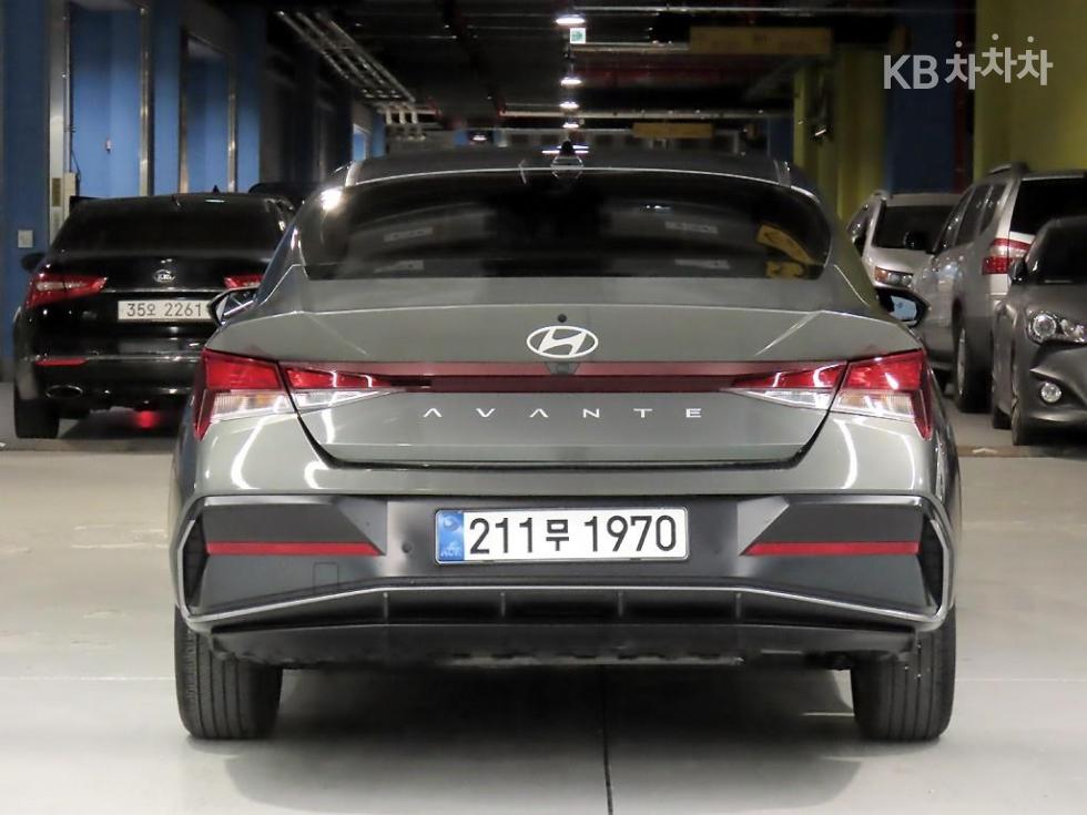 Hyundai Avante — фото 3
