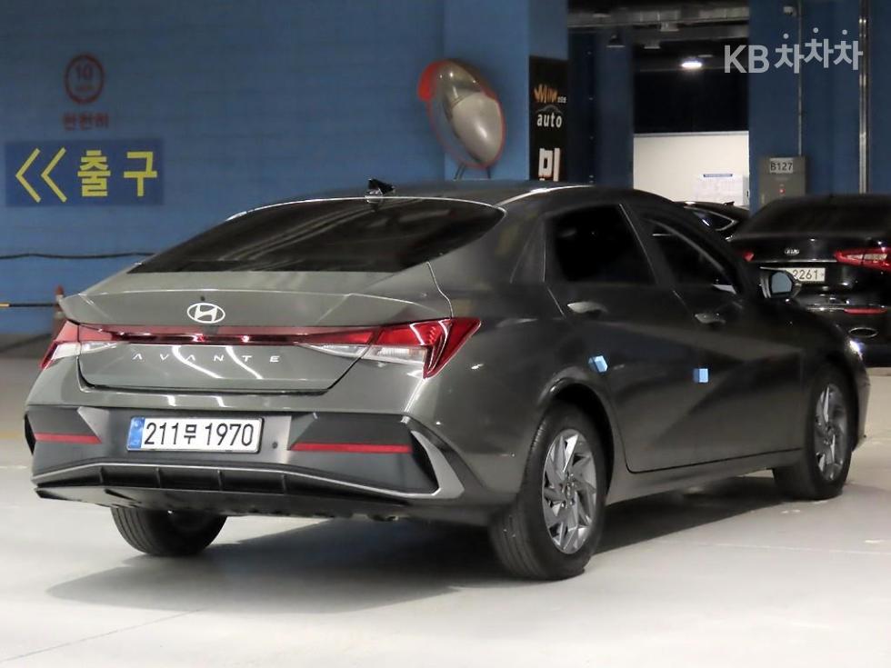 Hyundai Avante — фото 4