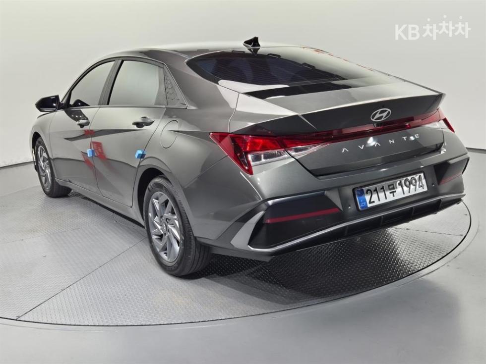 Hyundai Avante — фото 4