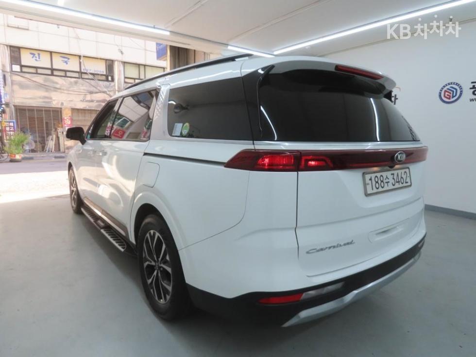 Kia Carnival SIGNATURE — фото 3