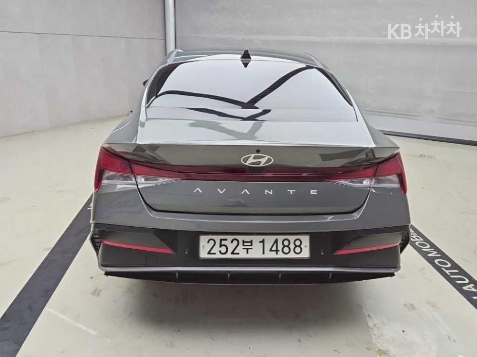 Hyundai Avante — фото 3