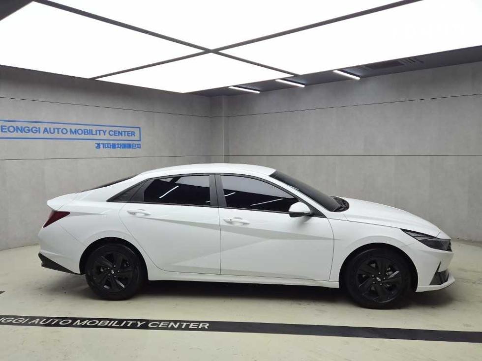 Hyundai Avante — фото 2